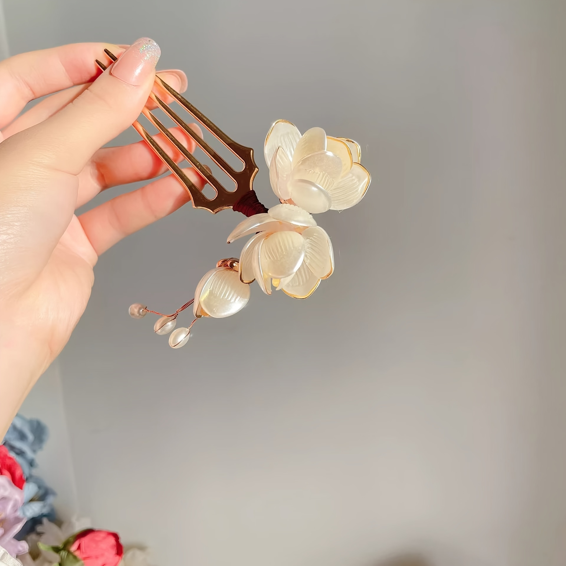 Women Accessories Wholesale - Chinese Style Shell Magnolia Flower Hair